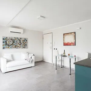 penthouse-41-in-trastevere-with-big-terrace.it-romehotels.com/